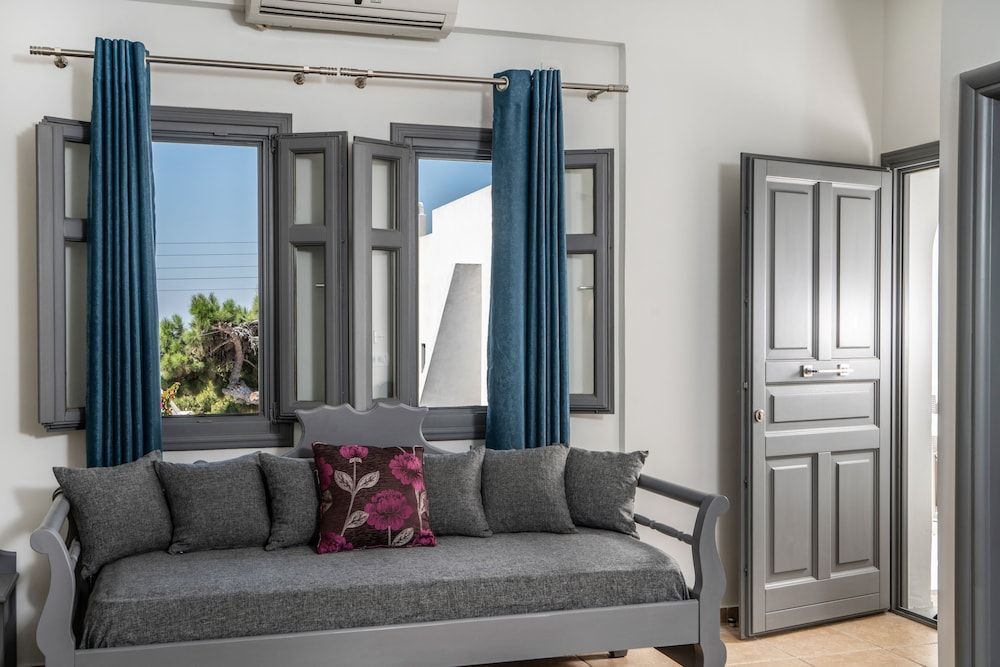 Ladas Pyrgos Elegant Suite with Spa Bath 13