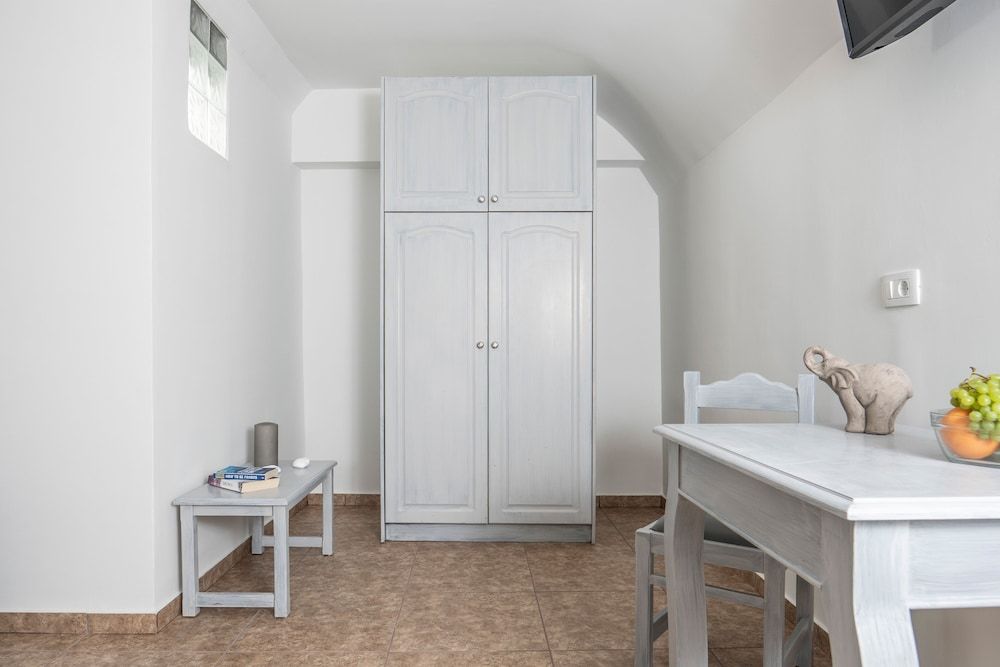 Ladas Pyrgos Enjoy Studio with Spa Bath 8