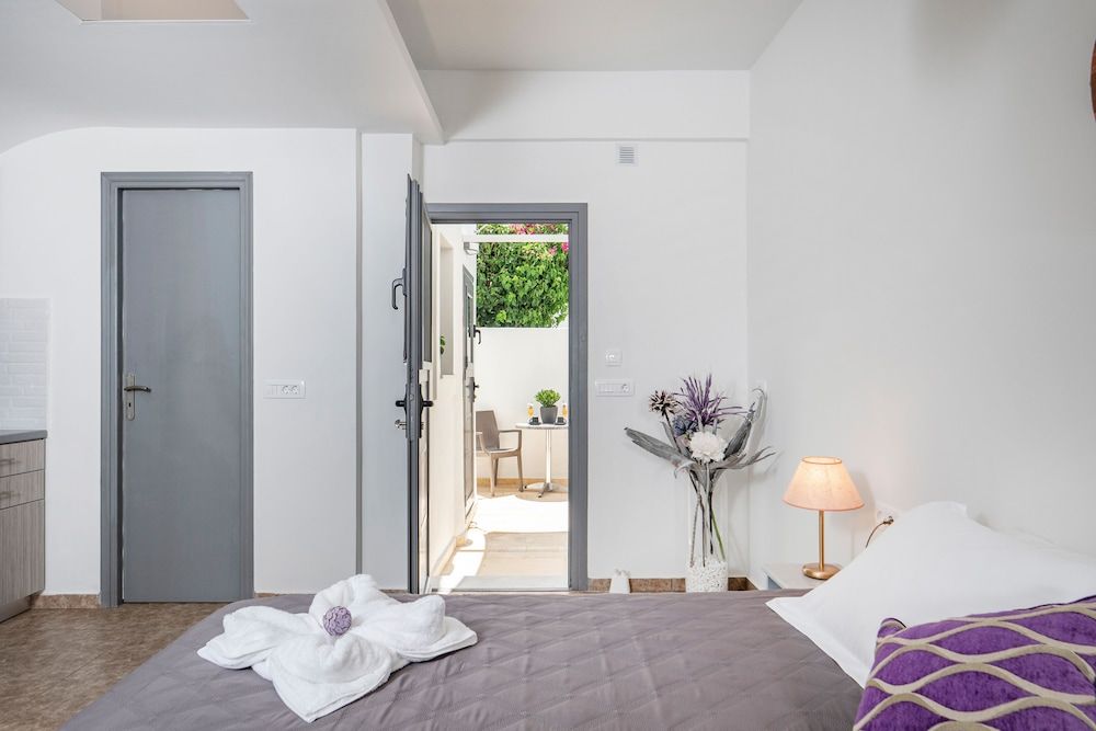 Ladas Pyrgos Enjoy Studio with Spa Bath 9