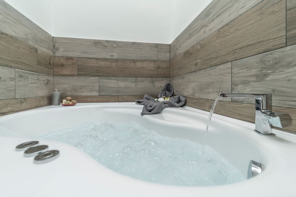 Ladas Pyrgos Enjoy Studio with Spa Bath 7