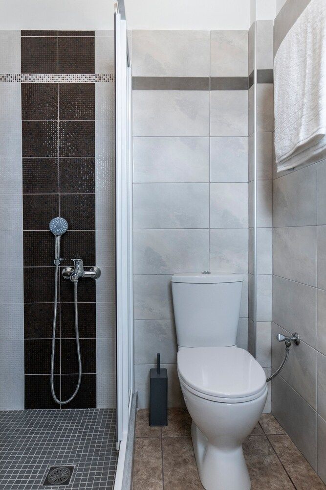 Ladas Pyrgos Enjoy Studio with Spa Bath 4
