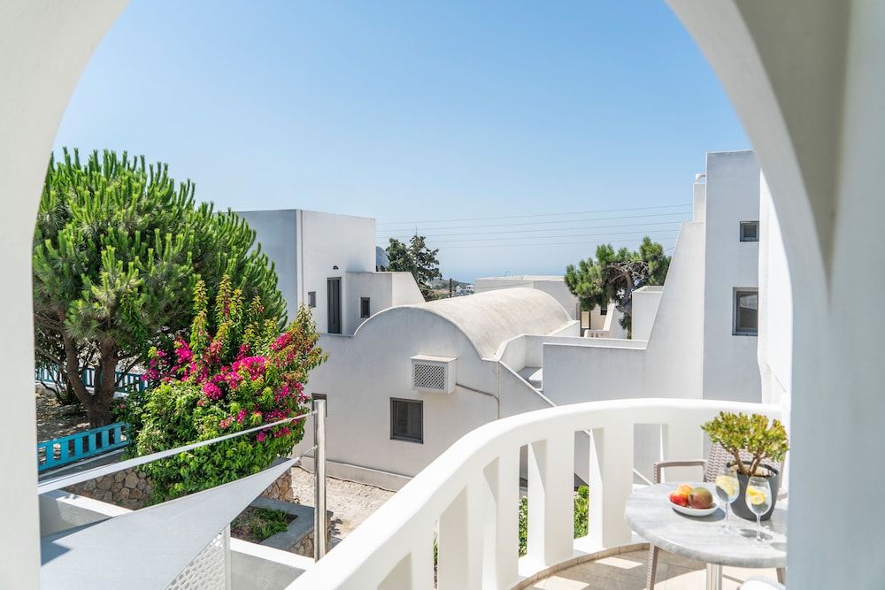Ladas Pyrgos Elegant Suite with Spa Bath 5