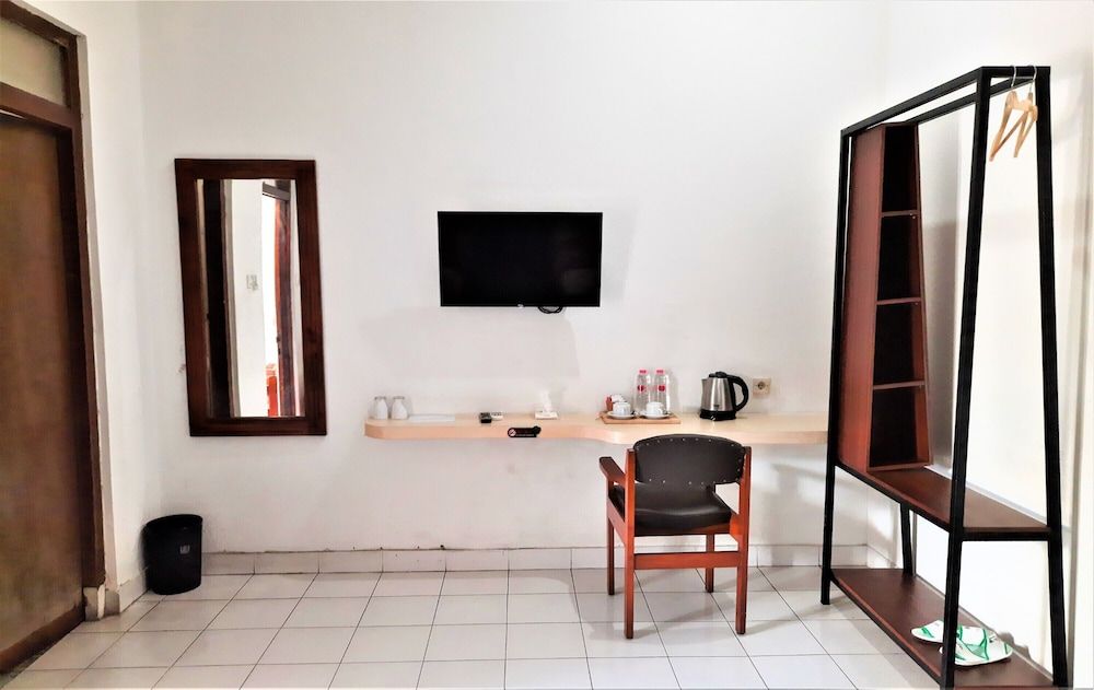 Hotel Perdana Deluxe Twin Room 6