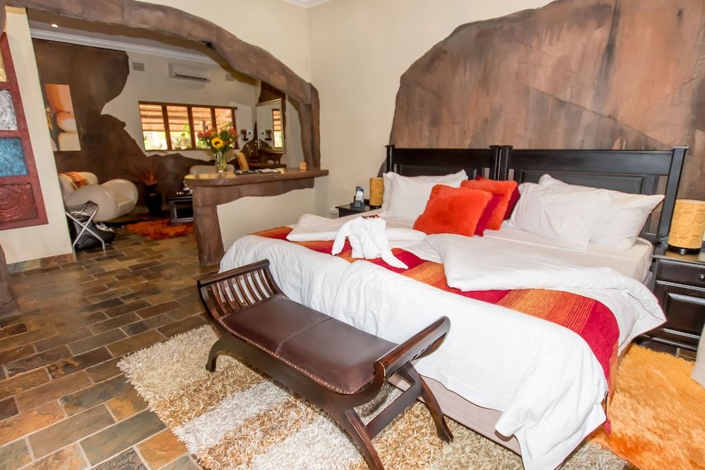 61 On Ireland Deluxe Suite, 1 King Bed 2