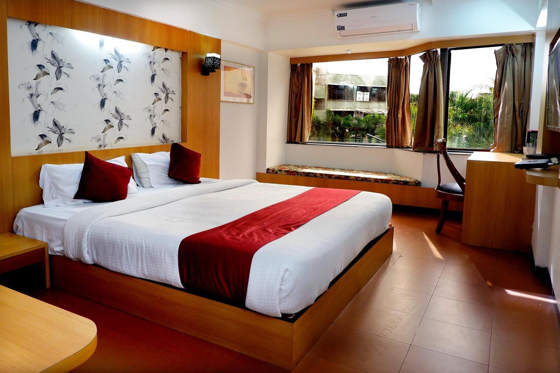 Hotel Kewal EMBER GLOW A C