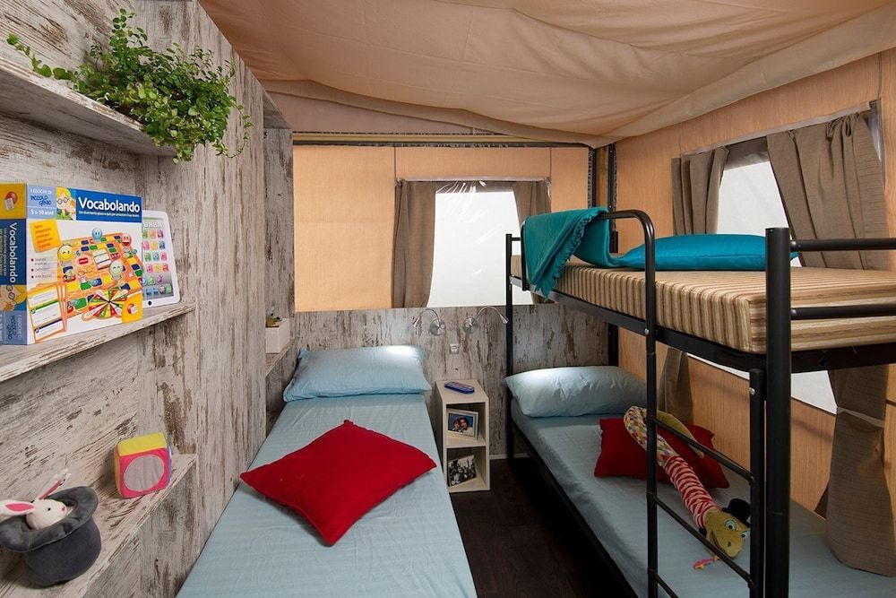 Deluxe Tent
