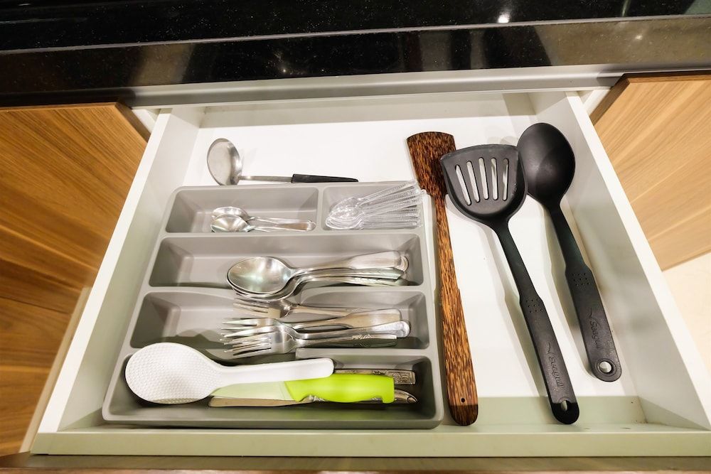 Modern Elegant Design L'Avenue Apartment Room 27