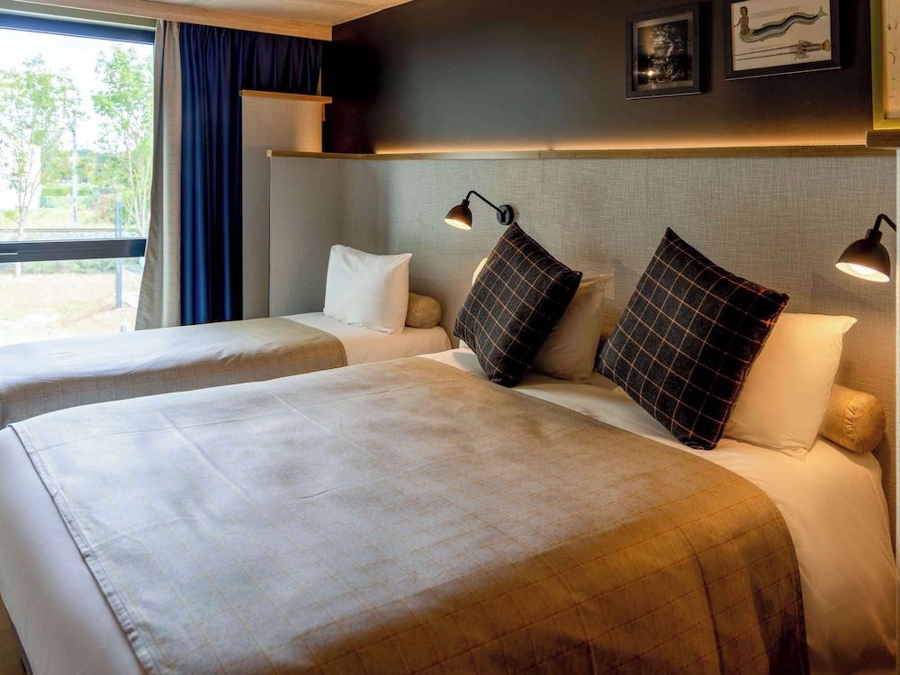 Standard Room with One Double Bed and Three Single Beds