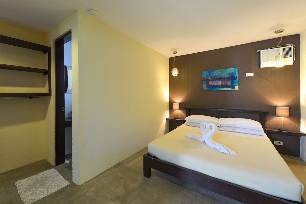 The Lazy Dog Bed & Breakfast Basic Double Room, 1 Queen Bed 4
