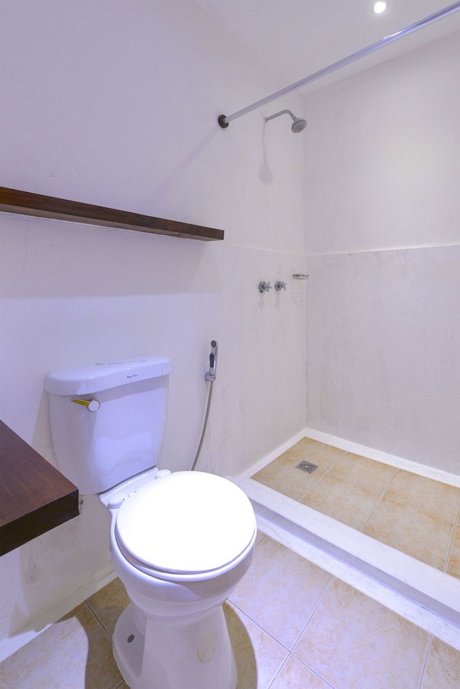 The Lazy Dog Bed & Breakfast Basic Double Room, 1 Queen Bed 8