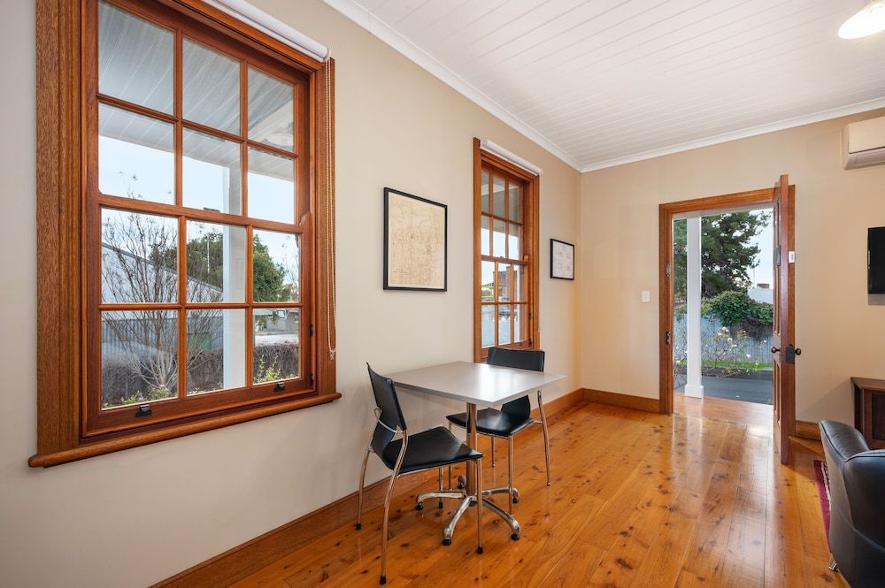 Telegraph Station Premium Studio 5