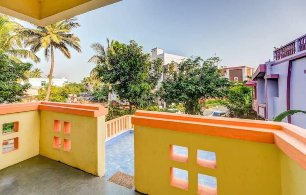 undefined Goroomgo Moon CT Road Puri 3