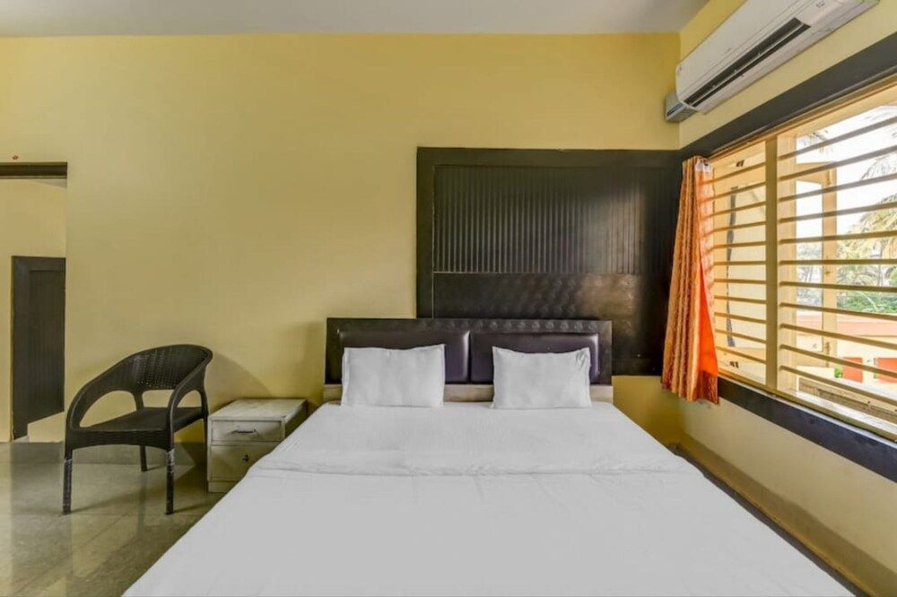 undefined Goroomgo Moon CT Road Puri 9
