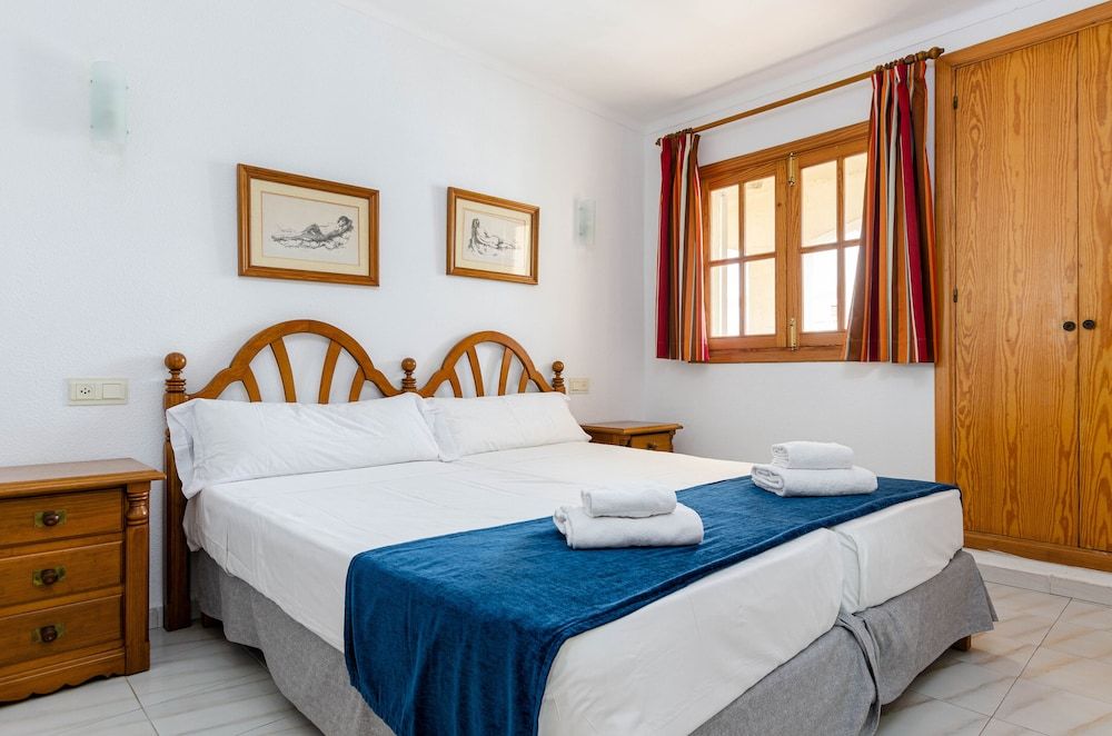 Apartment, 2 Bedrooms, Balcony, Partial Ocean View