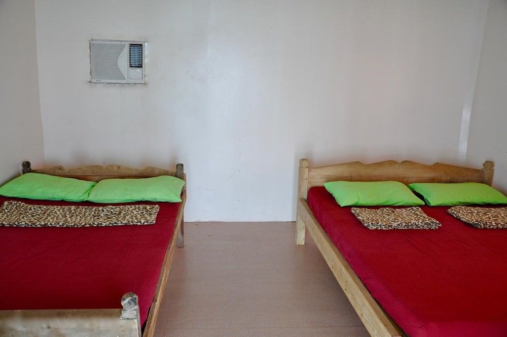 Matutinao Beach Triple Room with Private Bathroom 3
