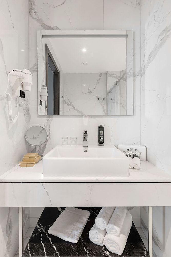 VICTORIA Hotel Klaipėda Deluxe Room 4