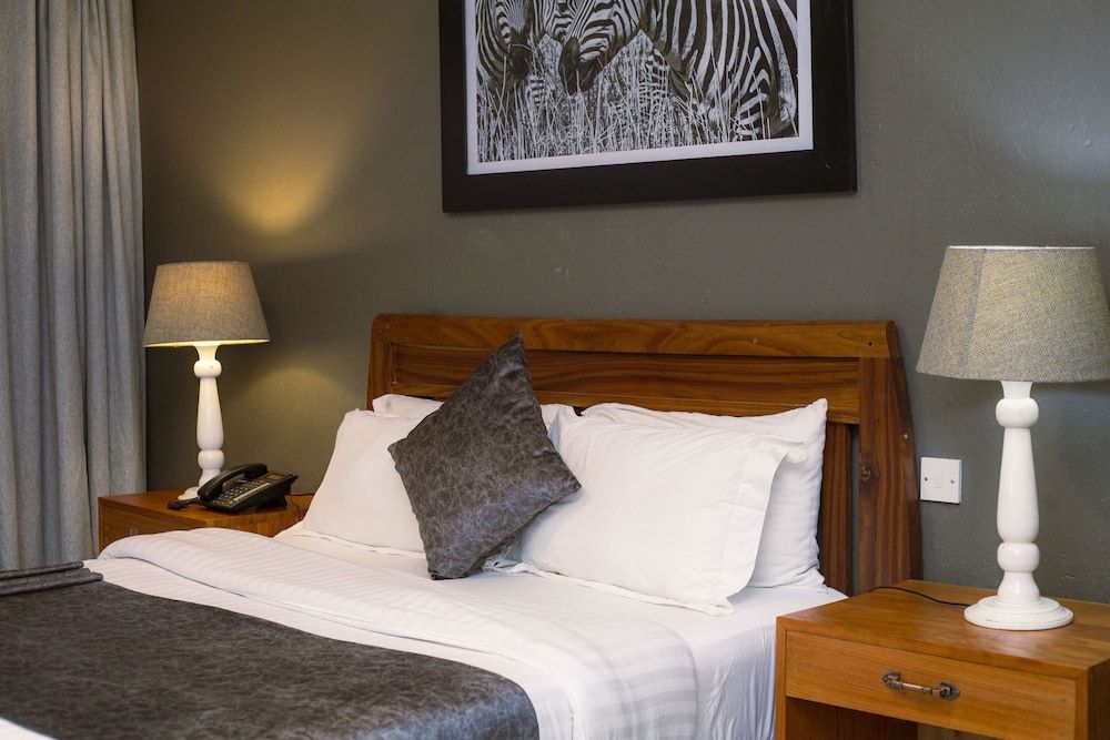 Malkia Trees Lodge Deluxe Single Room 11