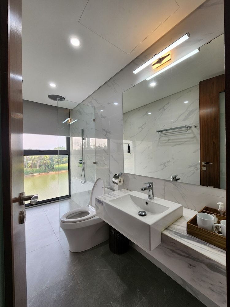 Villa CBT Flamingo Dai Lai Luxury Villa, 4 Bedrooms, Smoking, Hill View 16