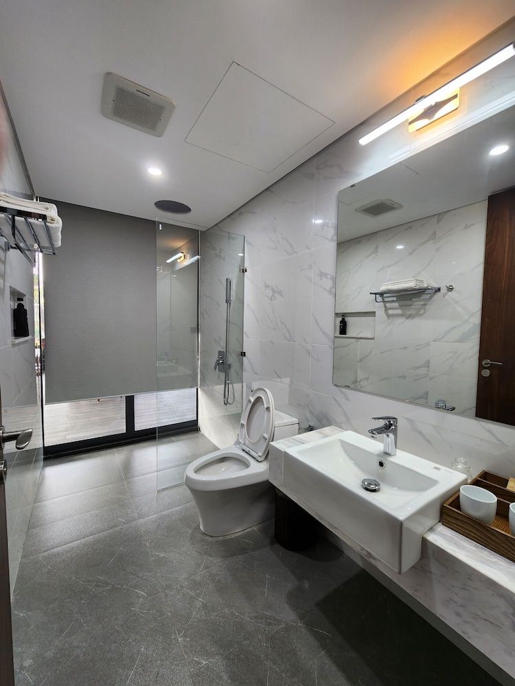 Villa CBT Flamingo Dai Lai Luxury Villa, 4 Bedrooms, Smoking, Hill View 17