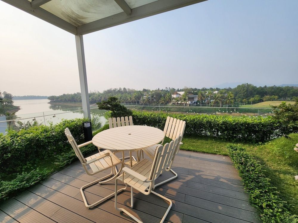 Villa CBT Flamingo Dai Lai Luxury Villa, 4 Bedrooms, Smoking, Hill View 11