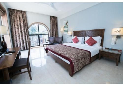 Deluxe Room with Free Airport Pickup and Drop Off-(9AM to 6PM)