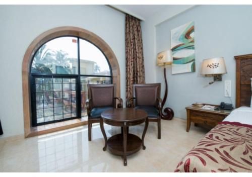 Deluxe Room with Free Airport Pickup and Drop Off-(9AM to 6PM)