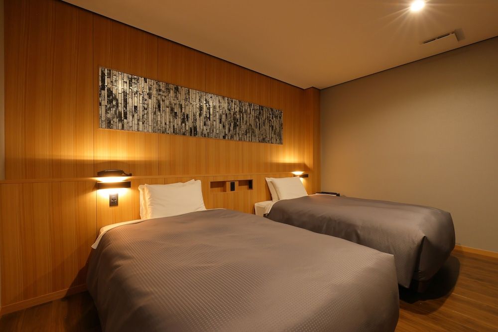Presidential suite with hotsprings 211