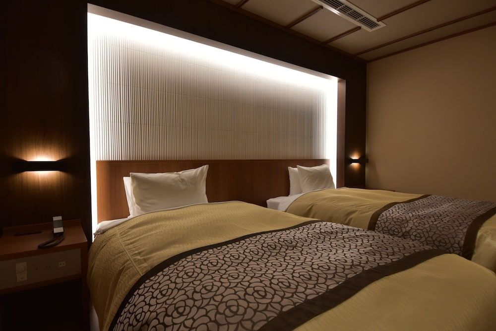 404 Suite Japanese and Twin Bed Room with Silver Open-air Hot Springs, Non Smoking