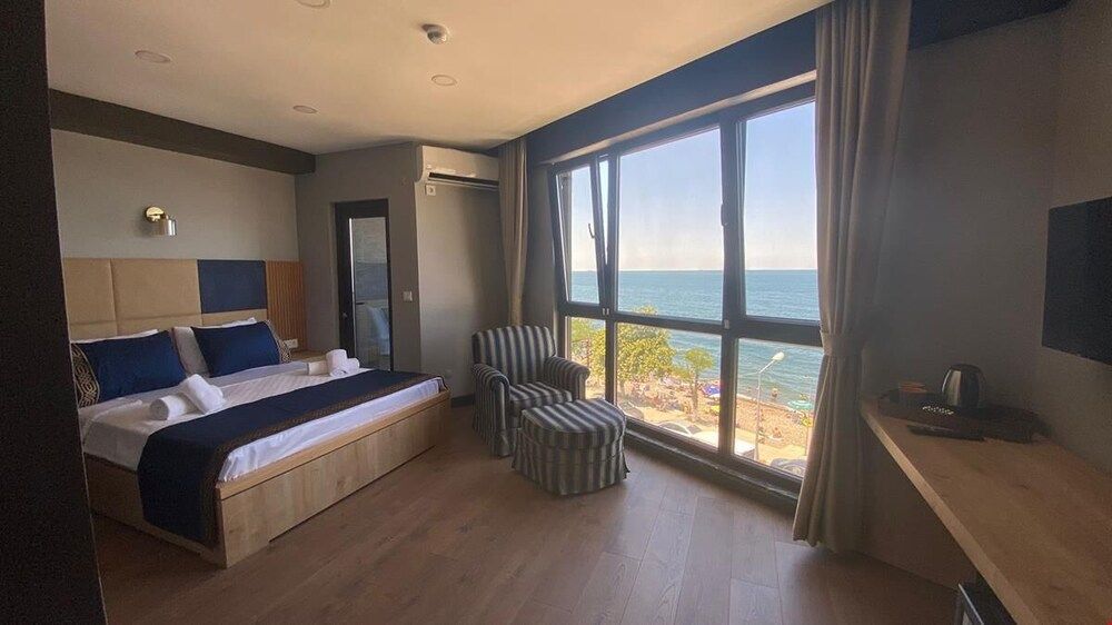 Tasliman Otel Deluxe Triple Room 3