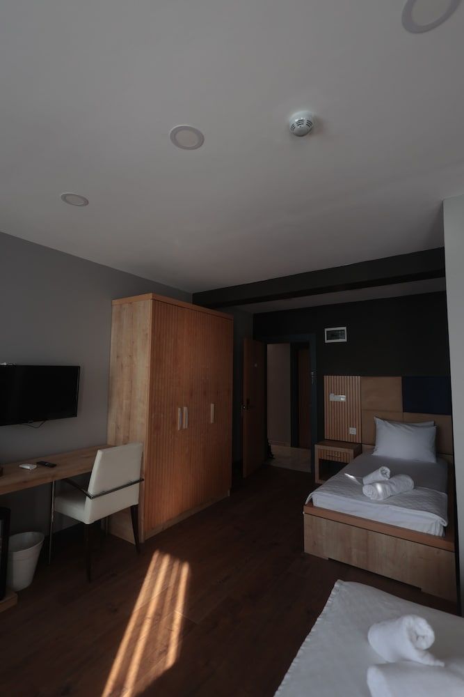 Tasliman Otel Deluxe Triple Room 7