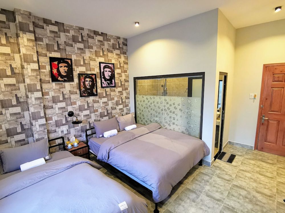 Dalat Che House Family Room