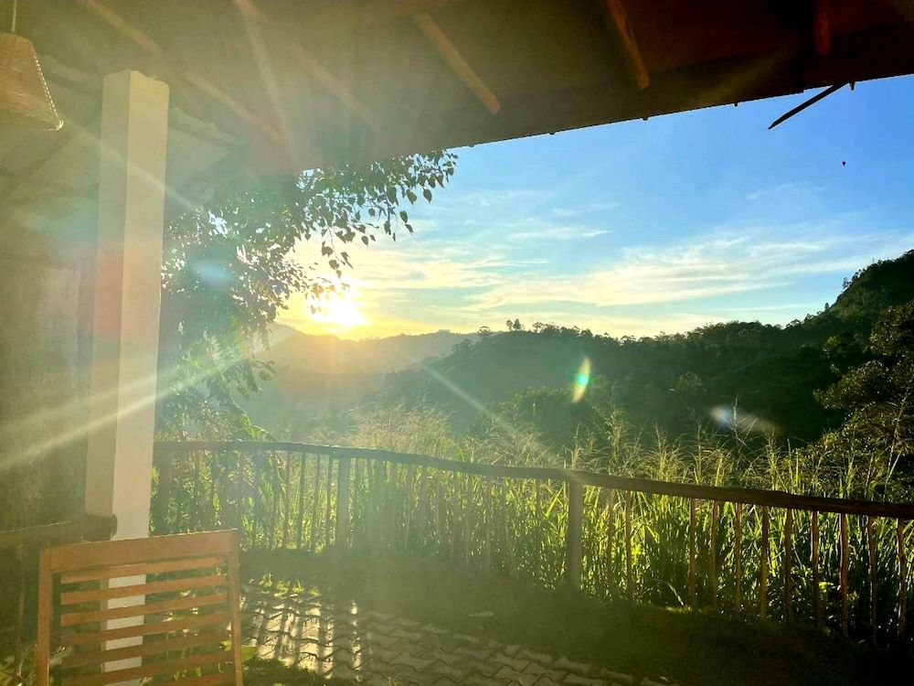 Rainbow Sky Cottage Ella Deluxe Triple Room 5