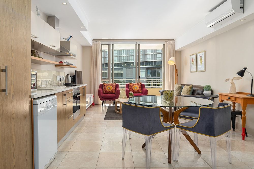 undefined Canal Quays 202 8