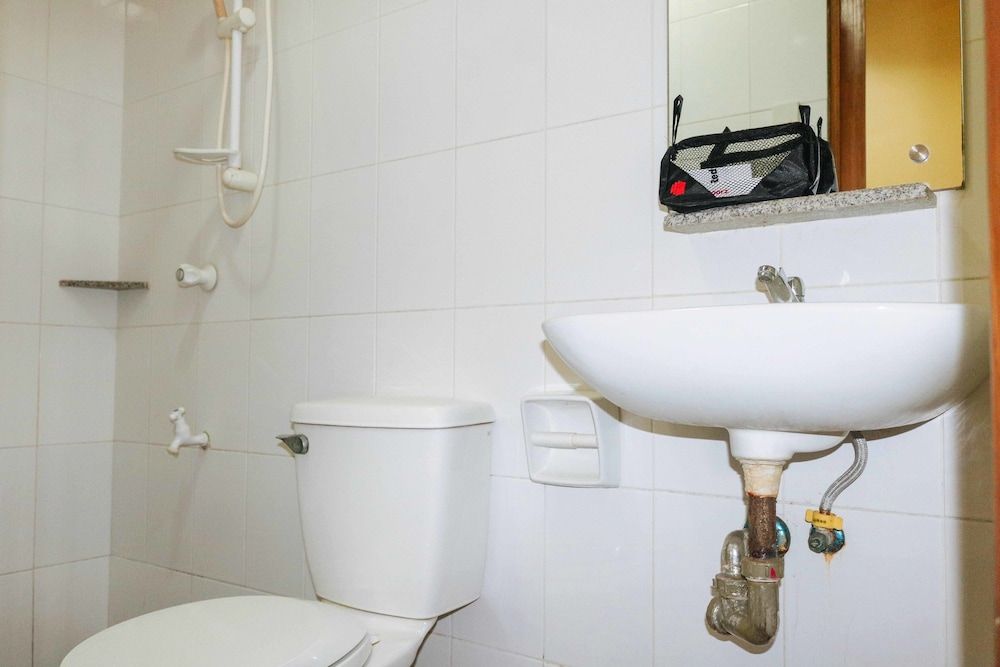 RedDoorz @ MJ Cuenco Avenue Cebu Deluxe Room 4