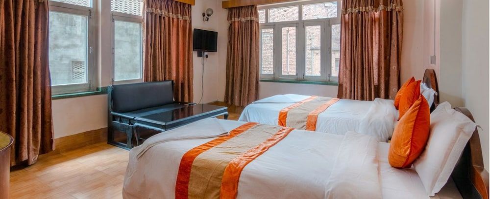 undefined Hotel River Holiday Inn