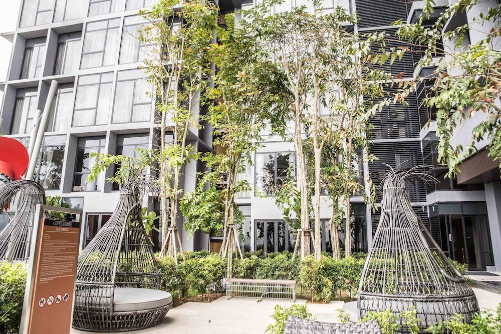 undefined Expressionz Professional Suites by Plush 4