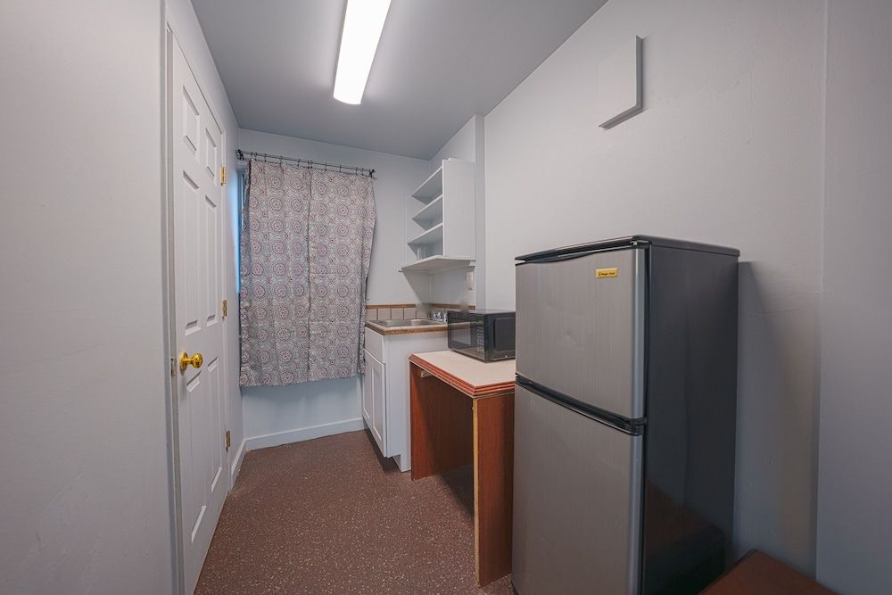 Oyo Hotel Portland Or Near Airport Room, 1 Queen Bed 9