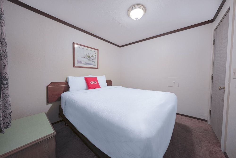 Oyo Hotel Portland Or Near Airport Suite, 2 Bedrooms 3