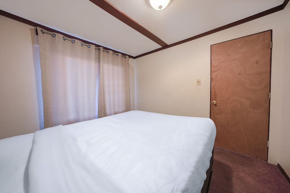 Oyo Hotel Portland Or Near Airport Suite, 2 Bedrooms 4