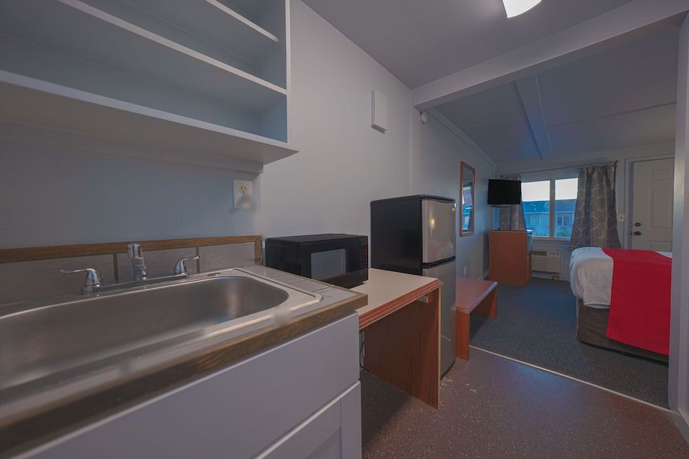 Oyo Hotel Portland Or Near Airport Room, 1 Queen Bed 10