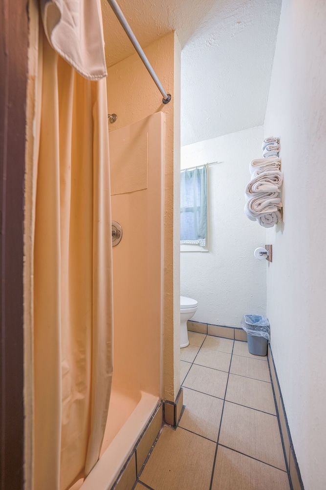 Oyo Hotel Portland Or Near Airport Suite, 2 Bedrooms 13