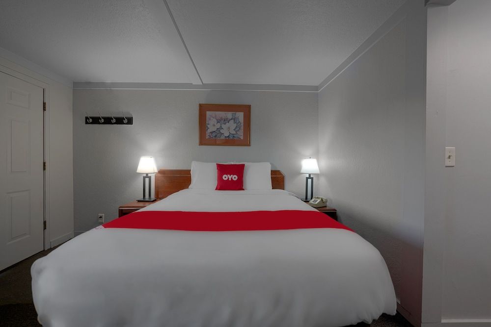 Oyo Hotel Portland Or Near Airport Room, 1 Queen Bed 4