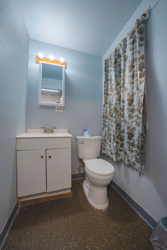 Oyo Hotel Portland Or Near Airport Room, 1 Queen Bed 7