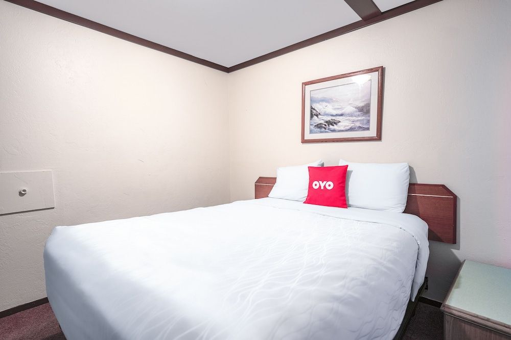 Oyo Hotel Portland Or Near Airport Suite, 2 Bedrooms 5