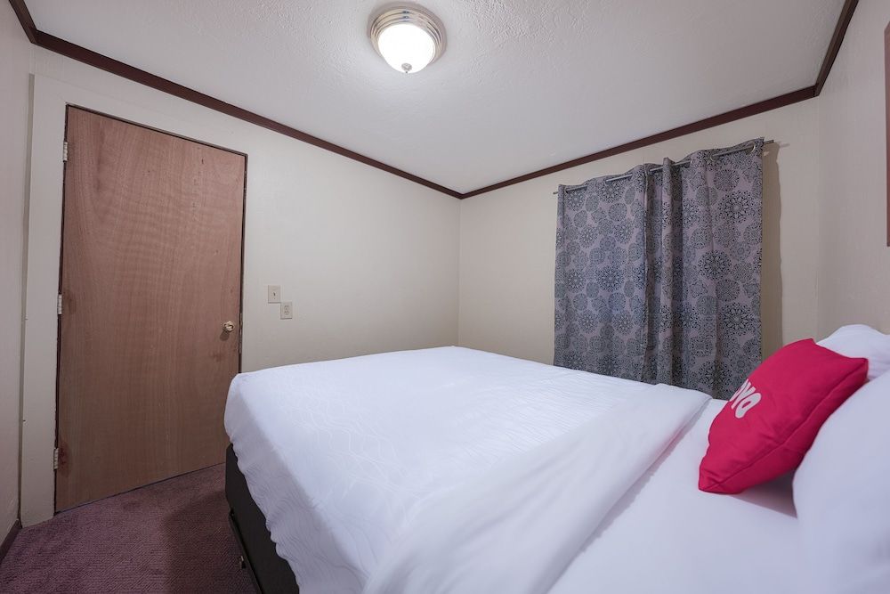 Oyo Hotel Portland Or Near Airport Suite, 2 Bedrooms