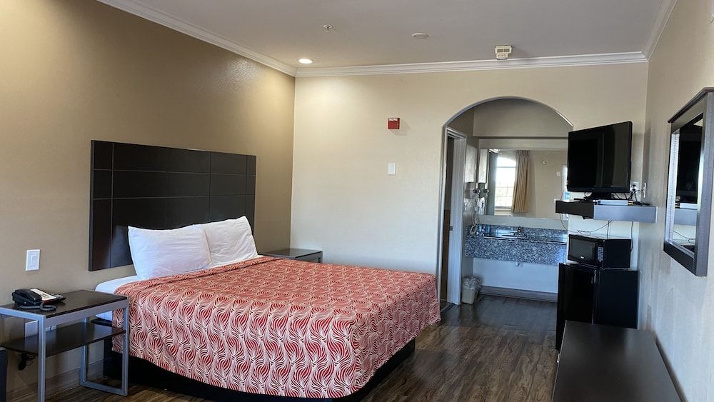 undefined Palace Inn Westheimer