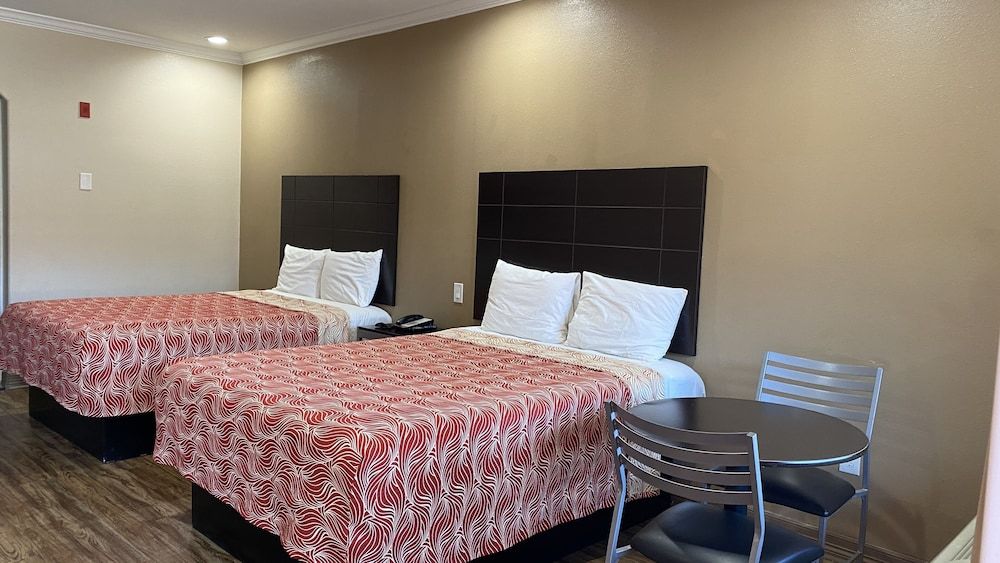 undefined Palace Inn Westheimer 2