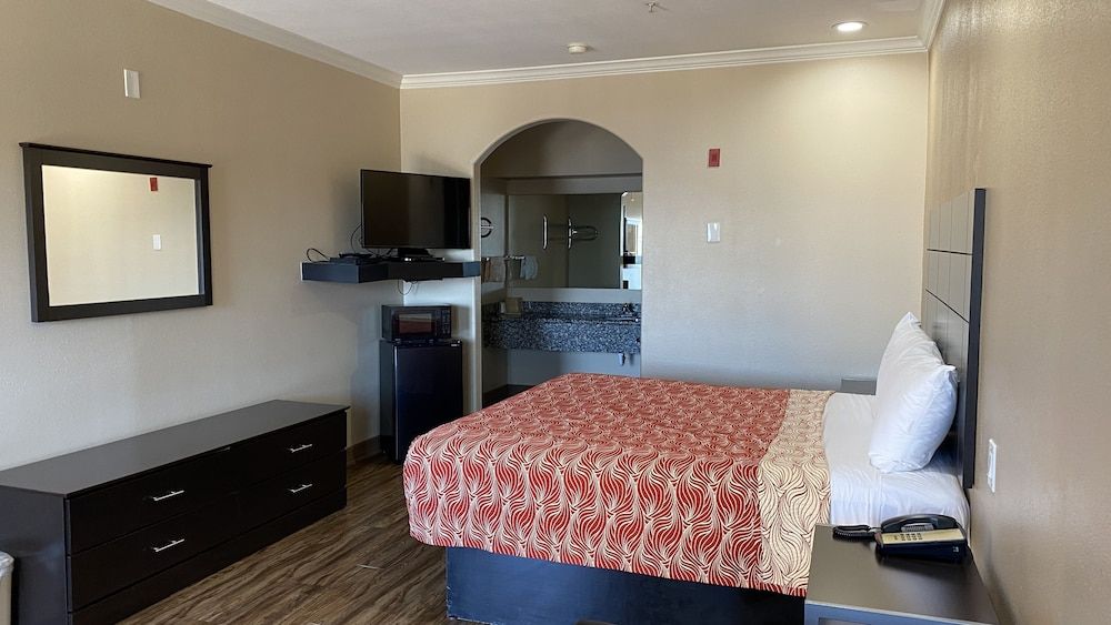 undefined Palace Inn Westheimer 7