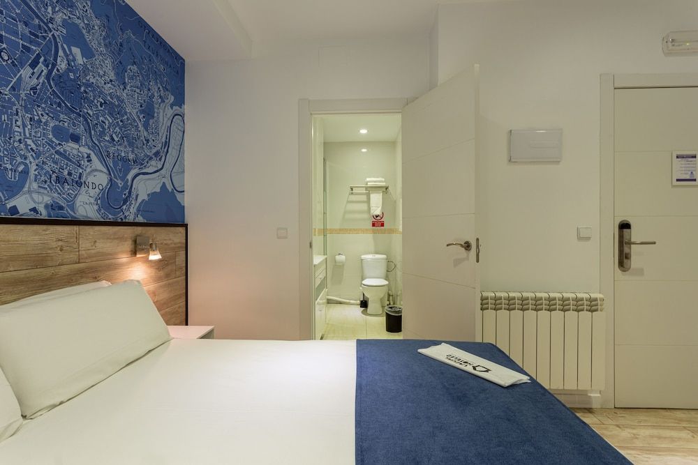 Casual Blue Double Room 10
