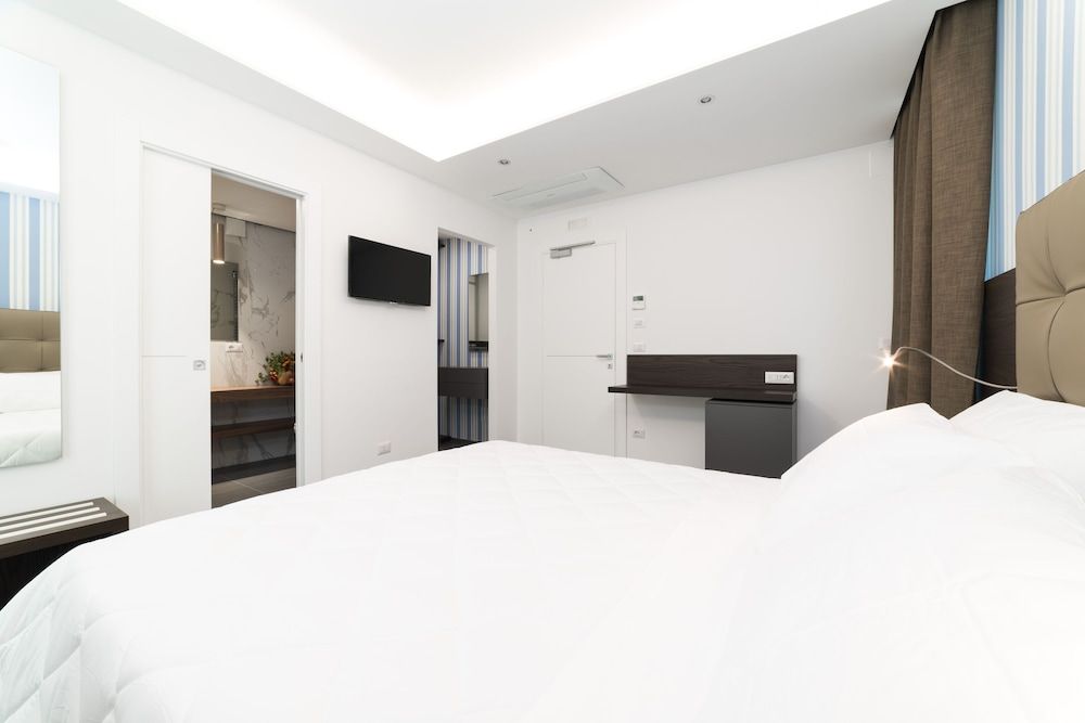 Likò Resort Deluxe Double Room 3